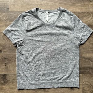 ATHLETA IN MOTION SEAMLESS TEE